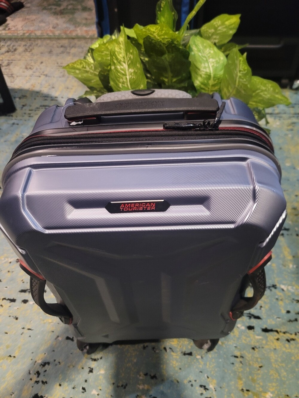 AMERICAN TOURISTER Luggage Hard Shell - 21"
